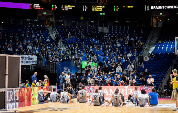 例如在第三 例如在第三