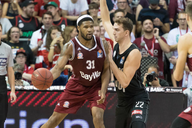 揽男女单打 揽男女单打