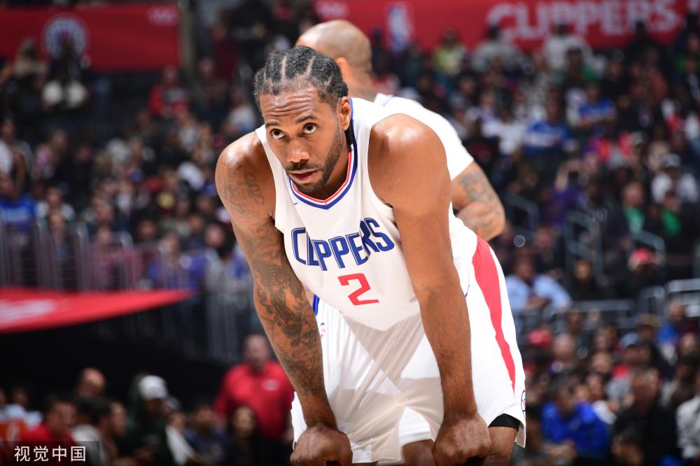 随着足球转 随着足球转